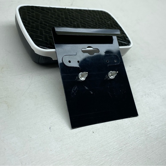 Middle Eastern Sterling Silver Hammered Sheild Earrings With Abalone Set Stones - Picture 6 of 7